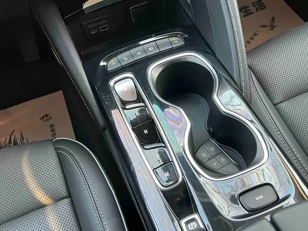 Buick Envision Plus — фото 7