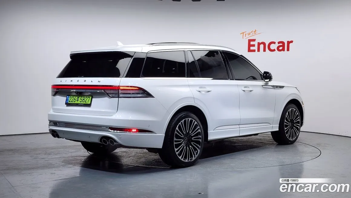 Lincoln Aviator — фото 10