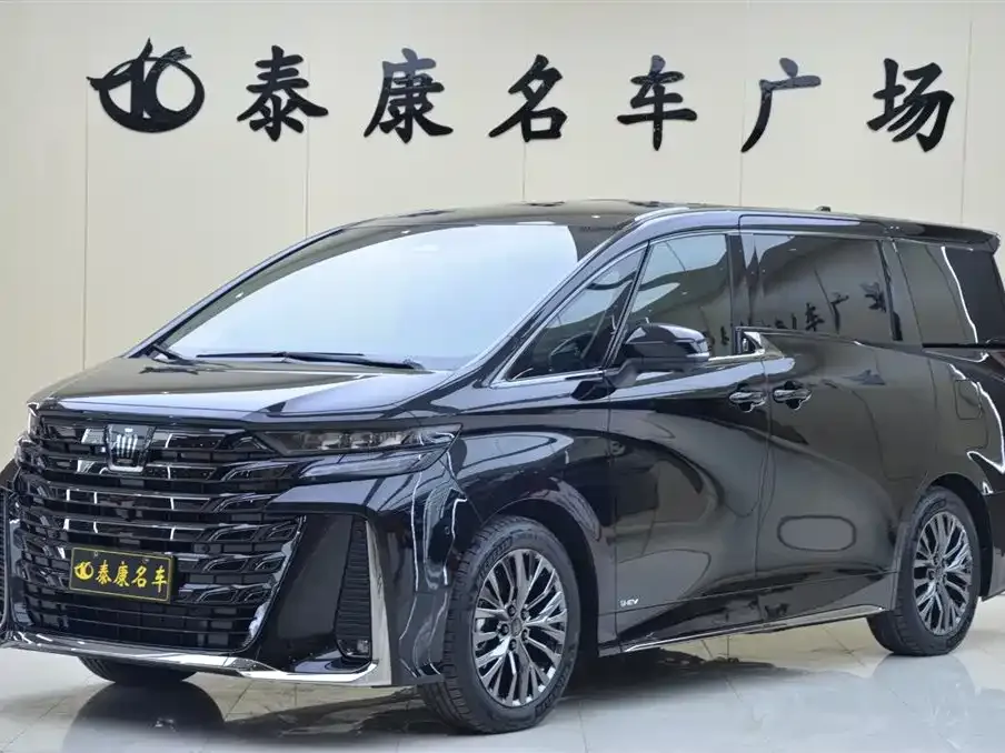 Toyota Vellfire — фото 1