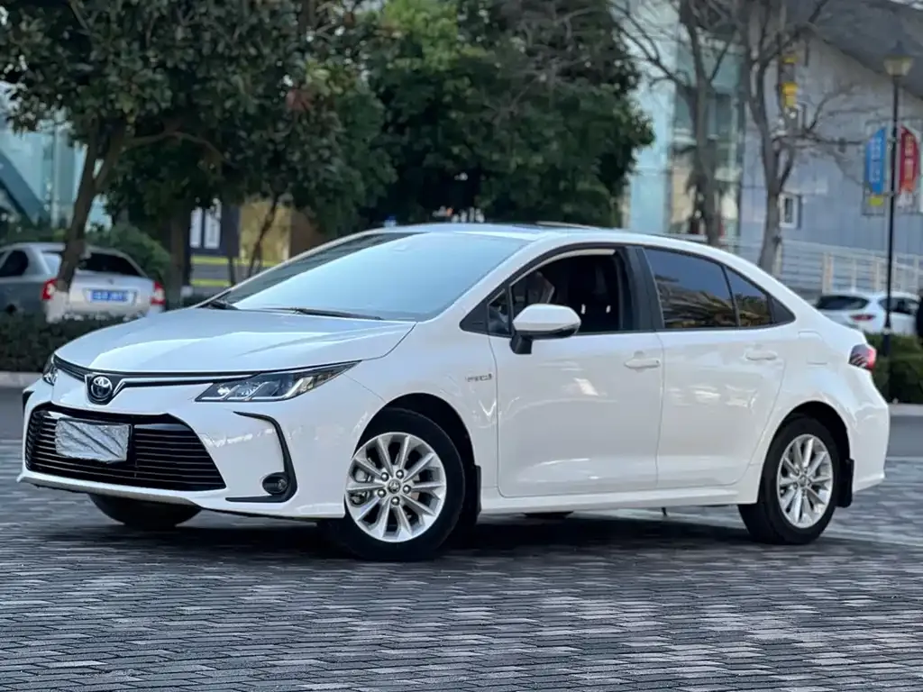 Toyota Corolla — фото 1