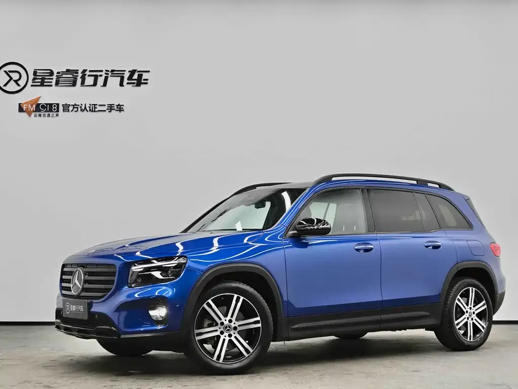 Mercedes-Benz GLB — фото 1