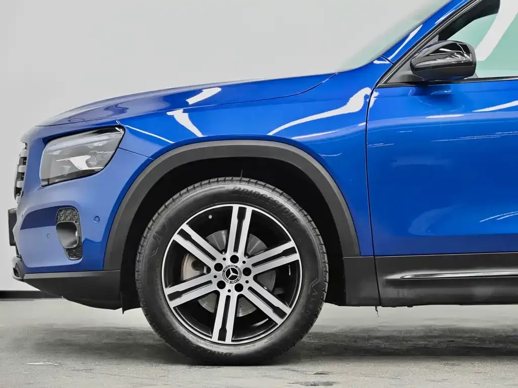 Mercedes-Benz GLB — фото 4