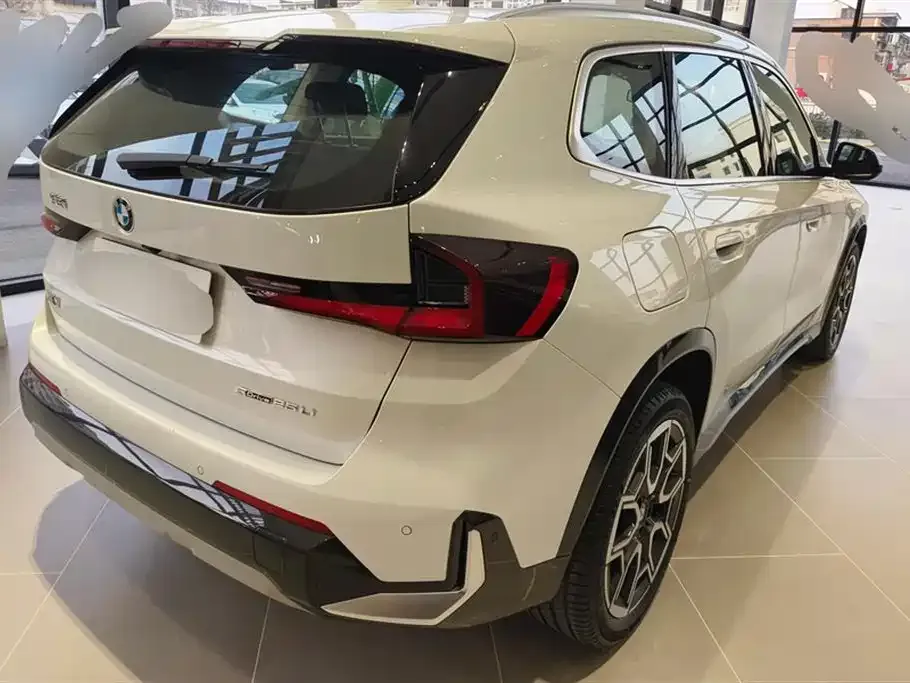 BMW X1 — фото 5