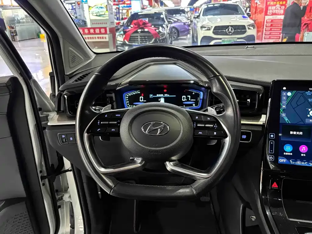 Hyundai Custo — фото 10