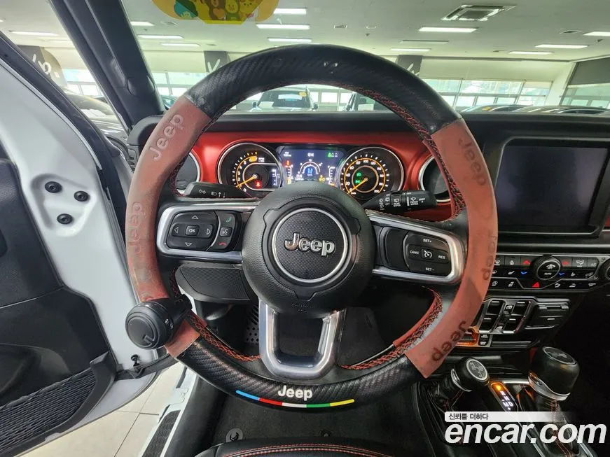 Jeep Wrangler — фото 10