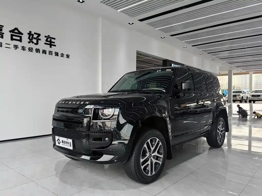 Land Rover Defender — фото 1