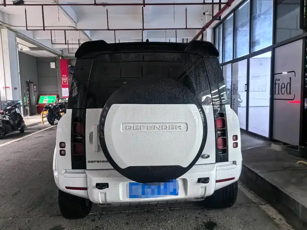 Land Rover Defender — фото 10