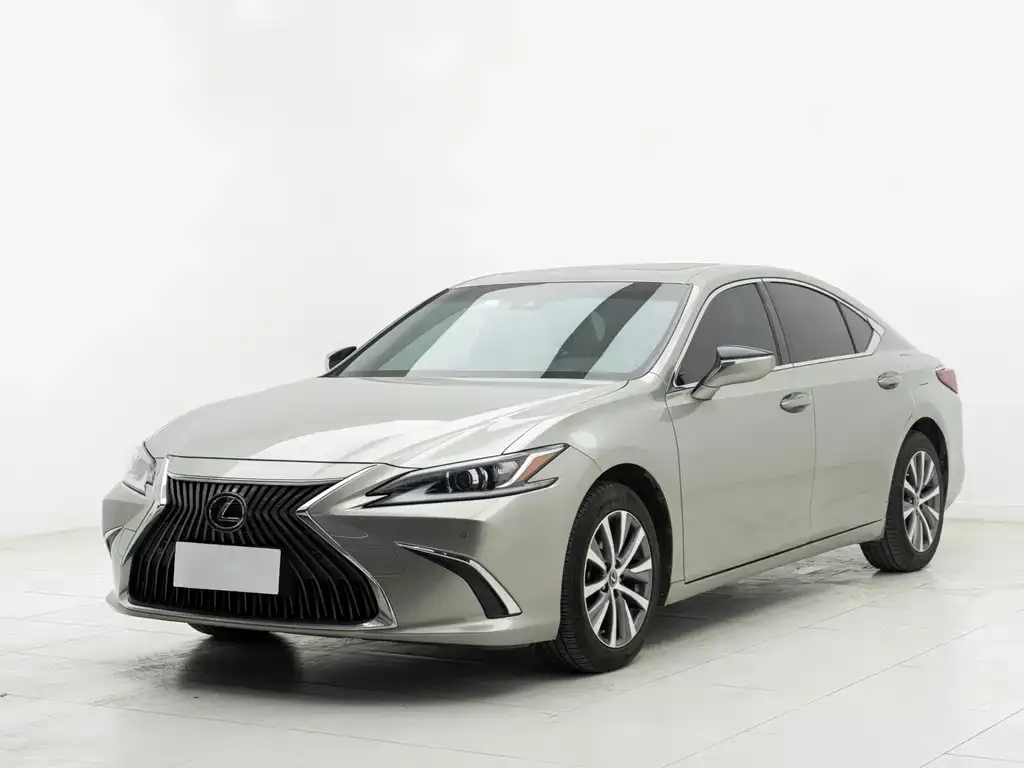 Lexus ES — фото 1