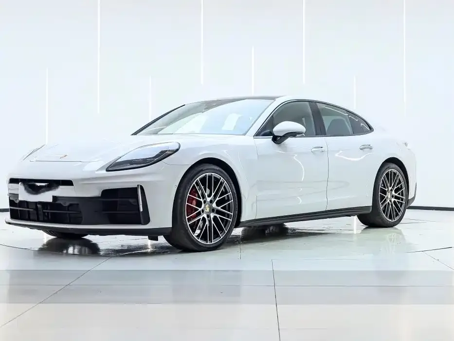 Porsche Panamera — фото 1