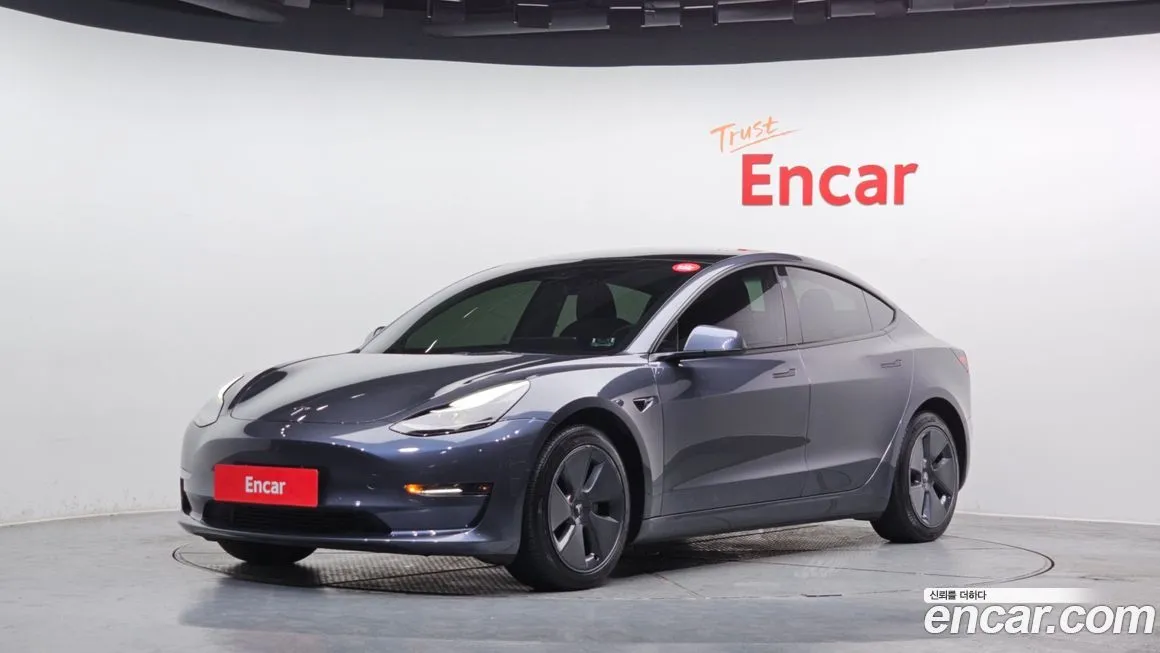 Tesla Model 3 — фото 1