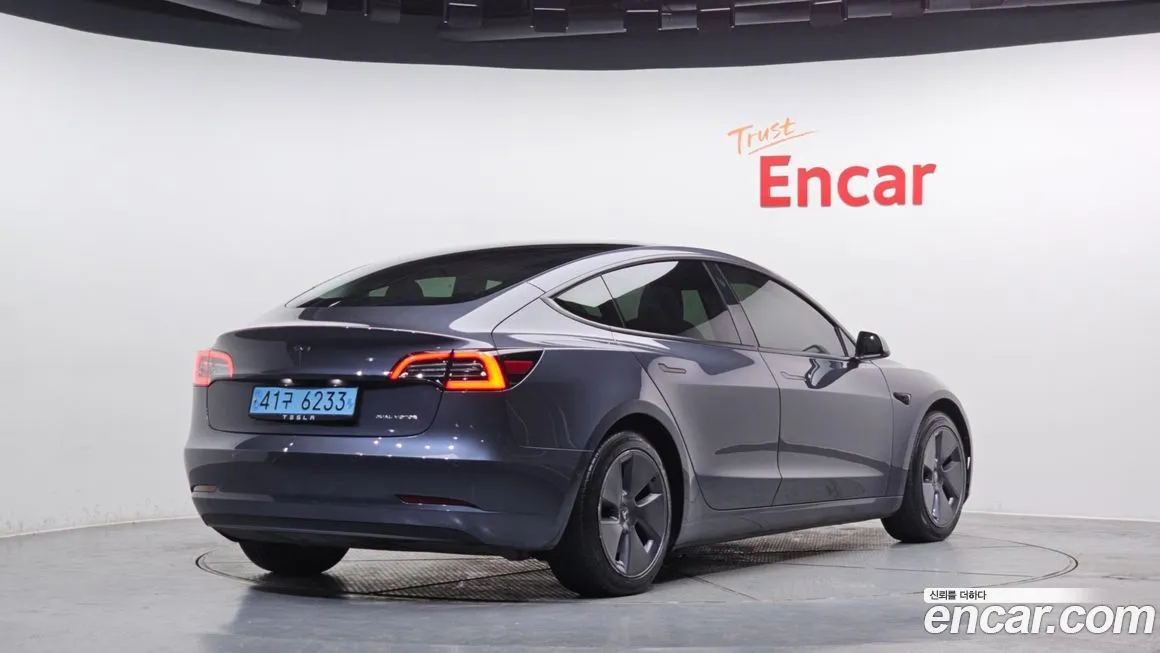 Tesla Model 3 — фото 6