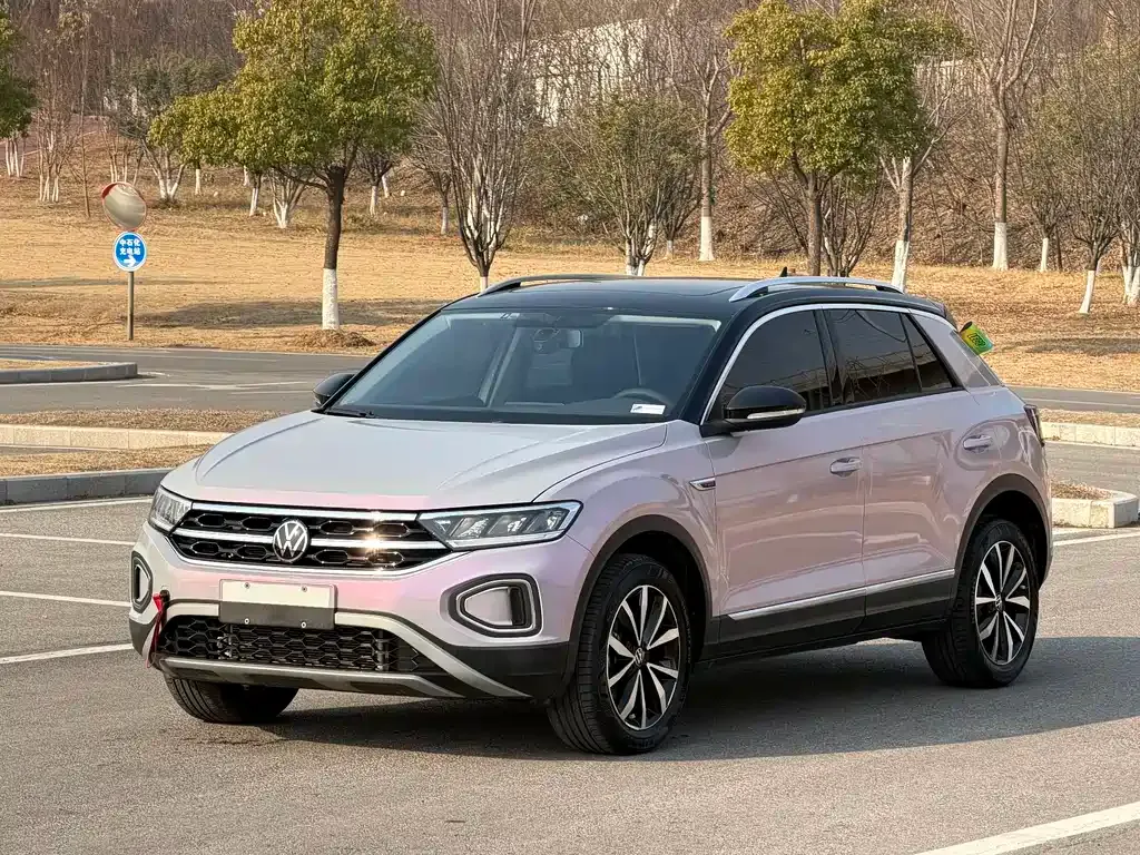 Volkswagen T-Roc — фото 1