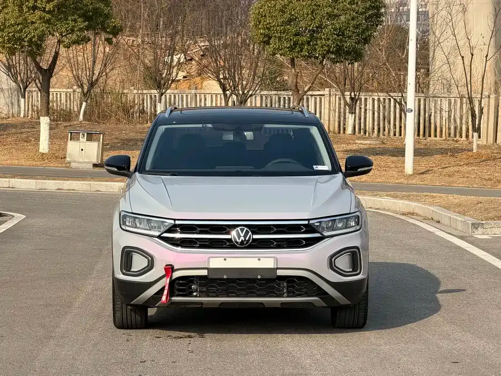 Volkswagen T-Roc — фото 10