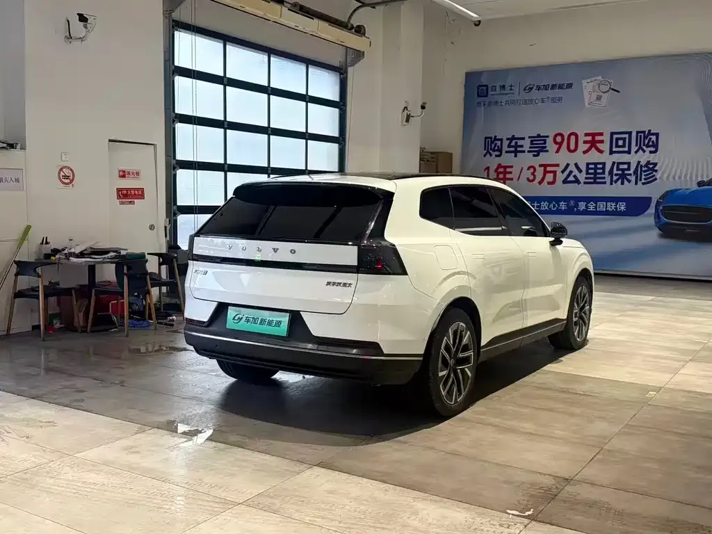 Volvo XC70 Plug-in Hybrid — фото 4