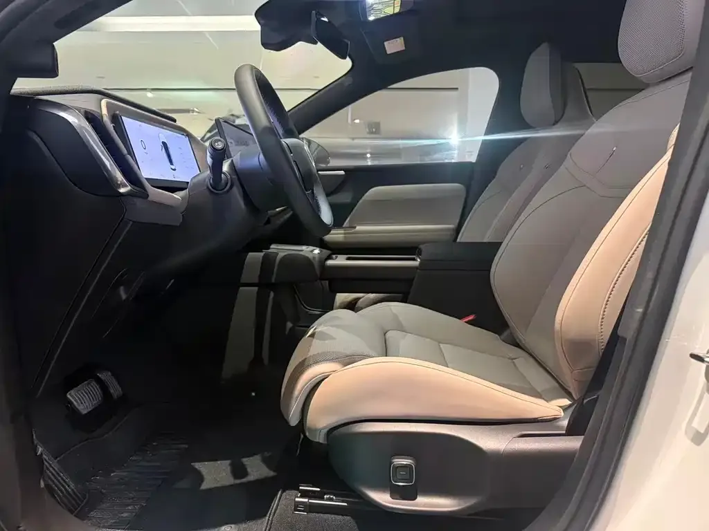 Volvo XC70 Plug-in Hybrid — фото 9
