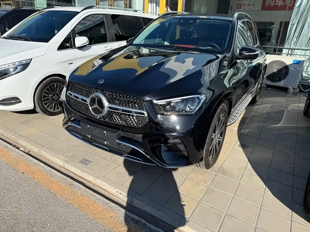 Mercedes-Benz GLE — фото 1