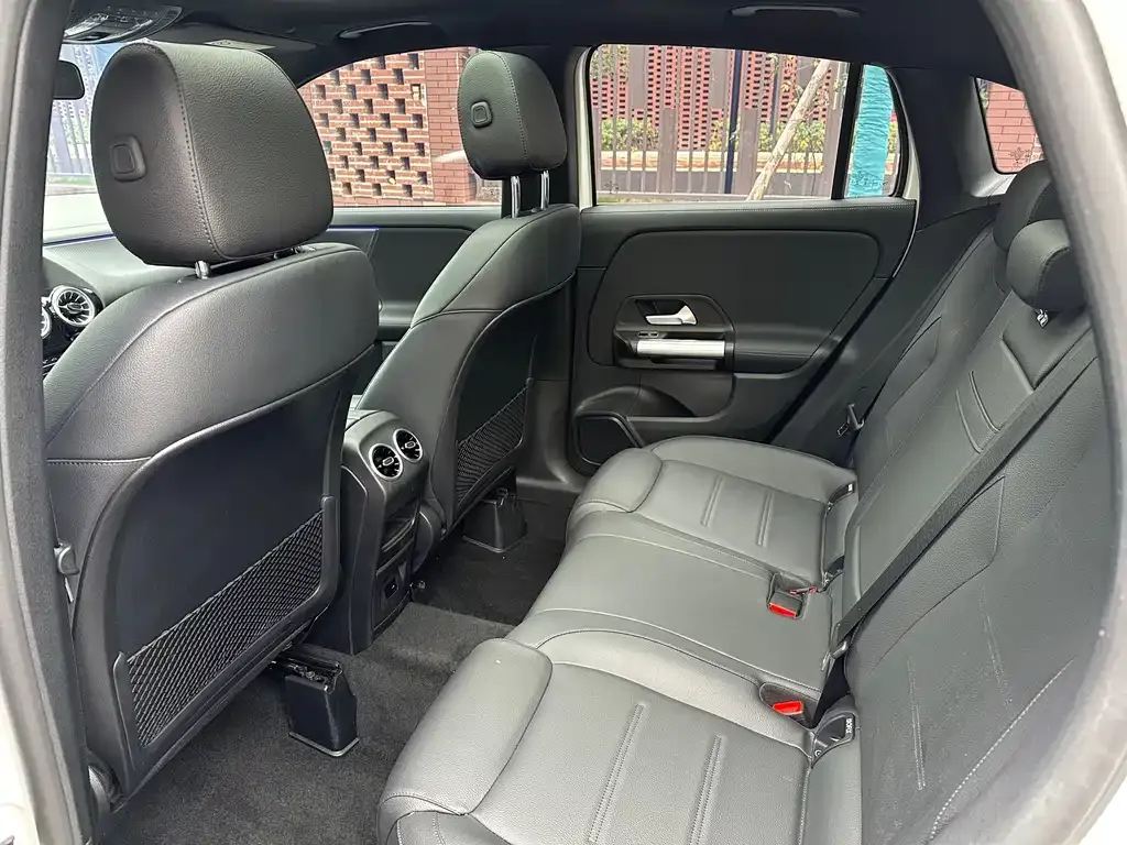 Mercedes-Benz GLA — фото 7