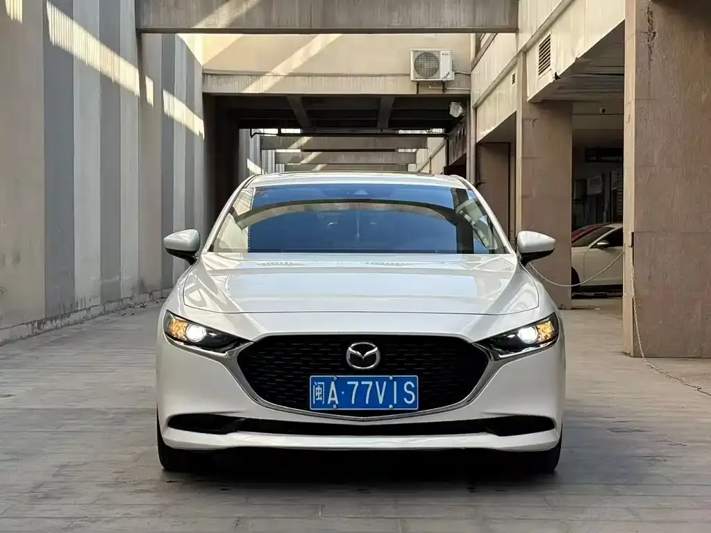 Mazda 3 Axela — фото 8