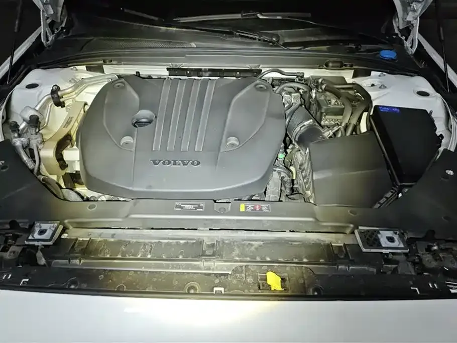 Volvo S60 — фото 10