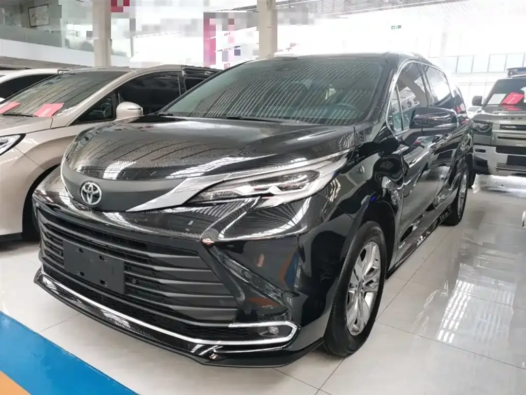 Toyota Sienna — фото 2