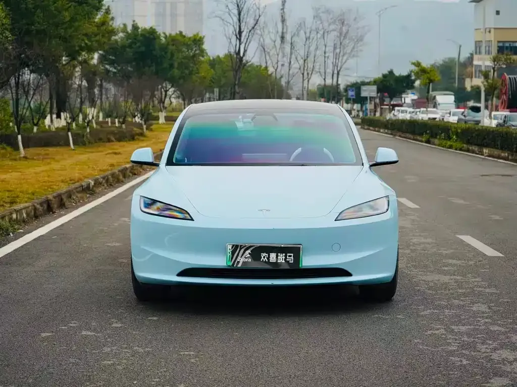 Tesla Model 3 — фото 4