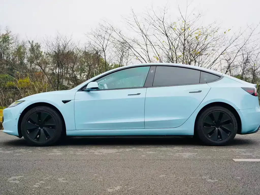 Tesla Model 3 — фото 7