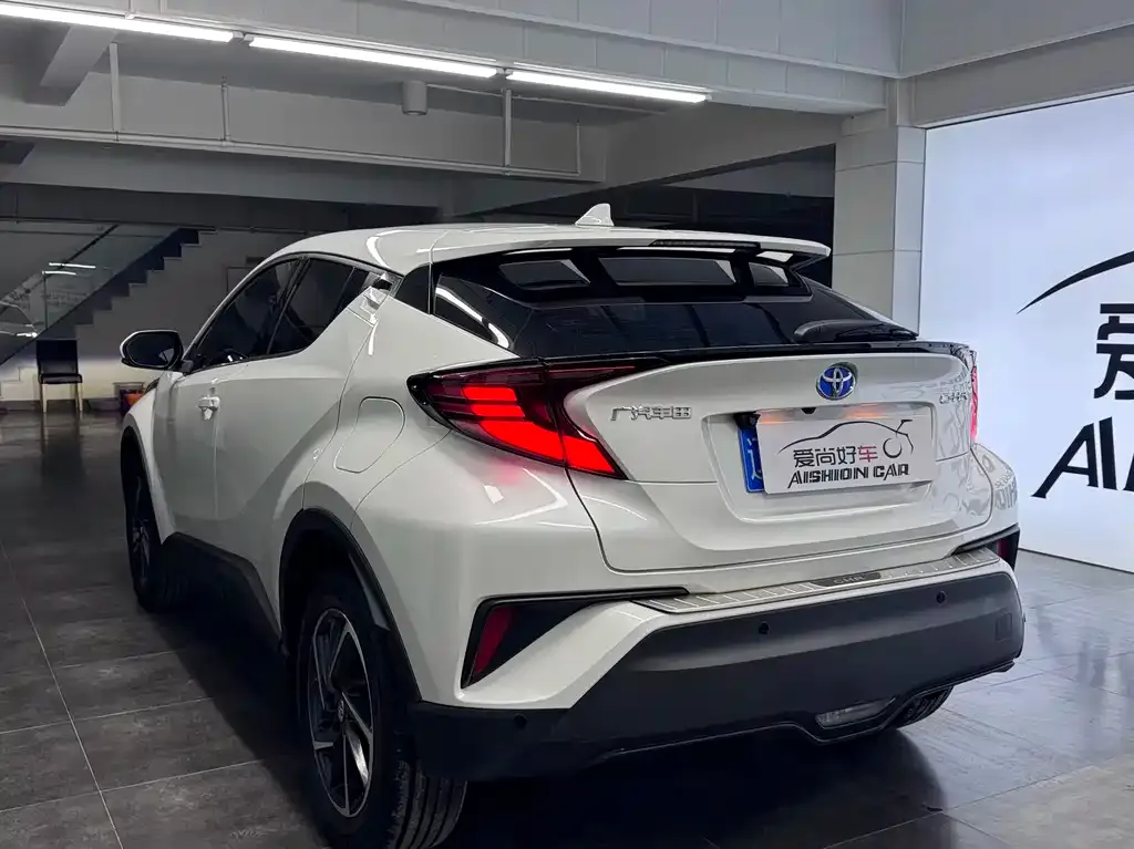 Toyota C-HR — фото 6