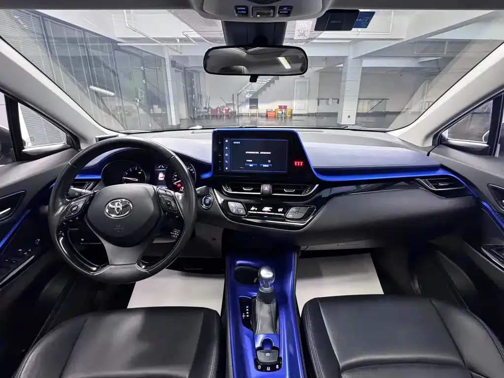 Toyota C-HR — фото 10