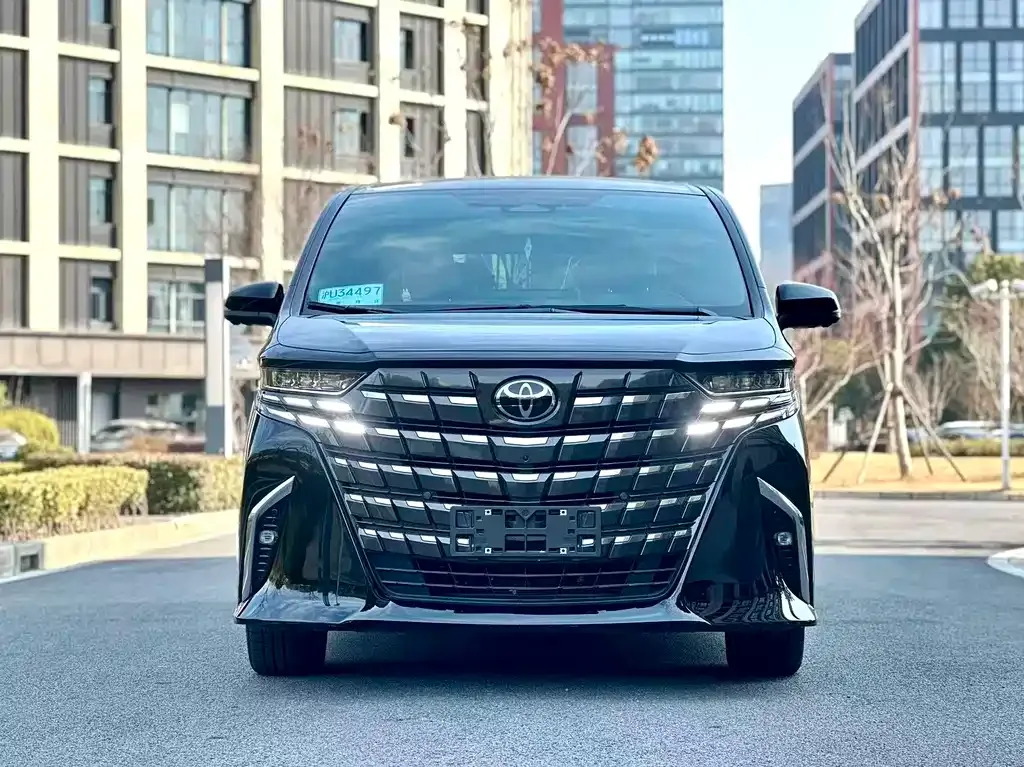 Toyota Alphard — фото 7