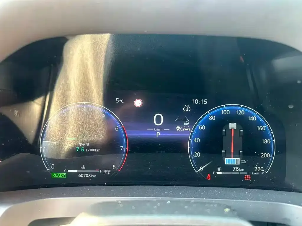 Toyota Alphard — фото 2