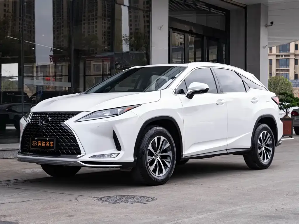 Lexus RX — фото 1