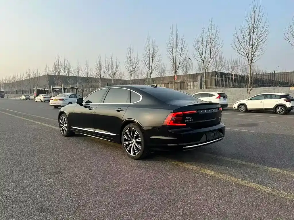 Volvo S90 — фото 2
