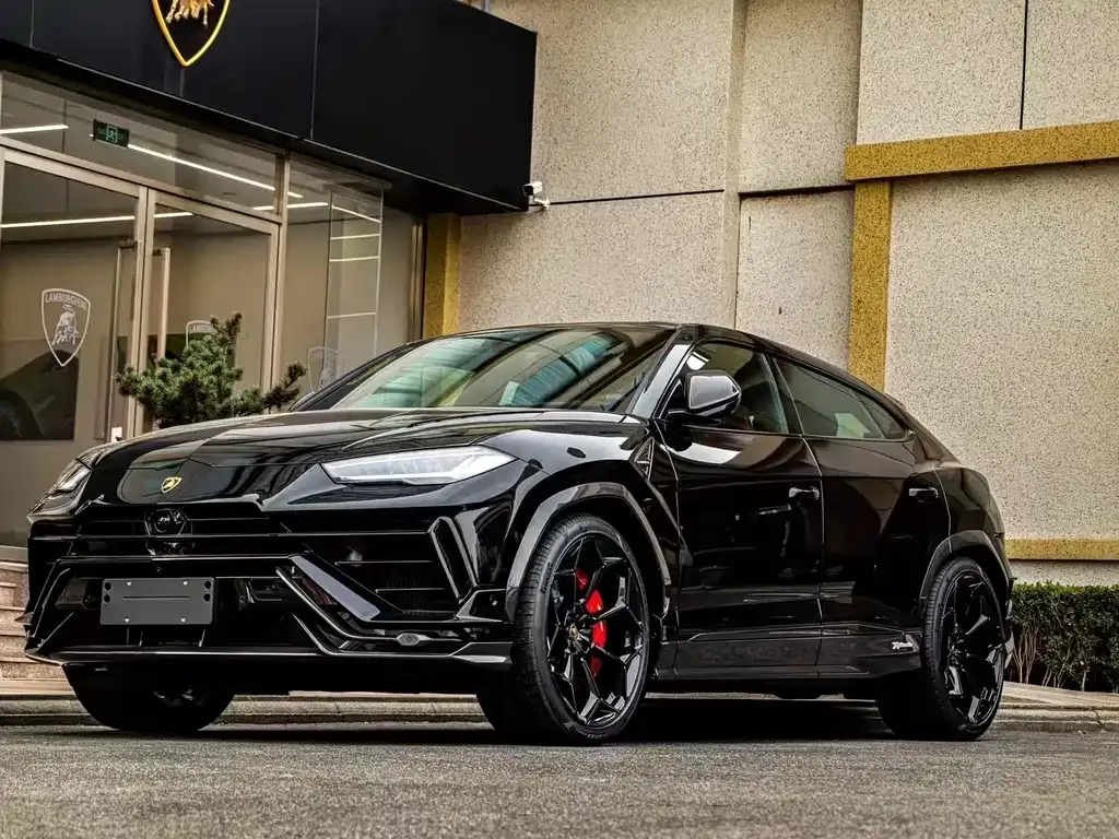 Lamborghini Urus — фото 1