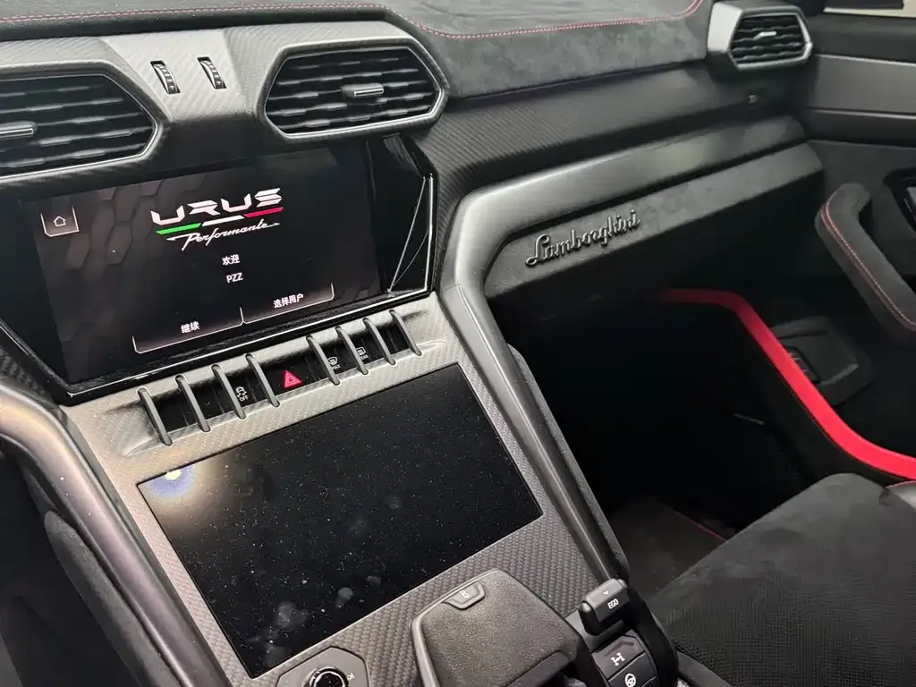 Lamborghini Urus — фото 3