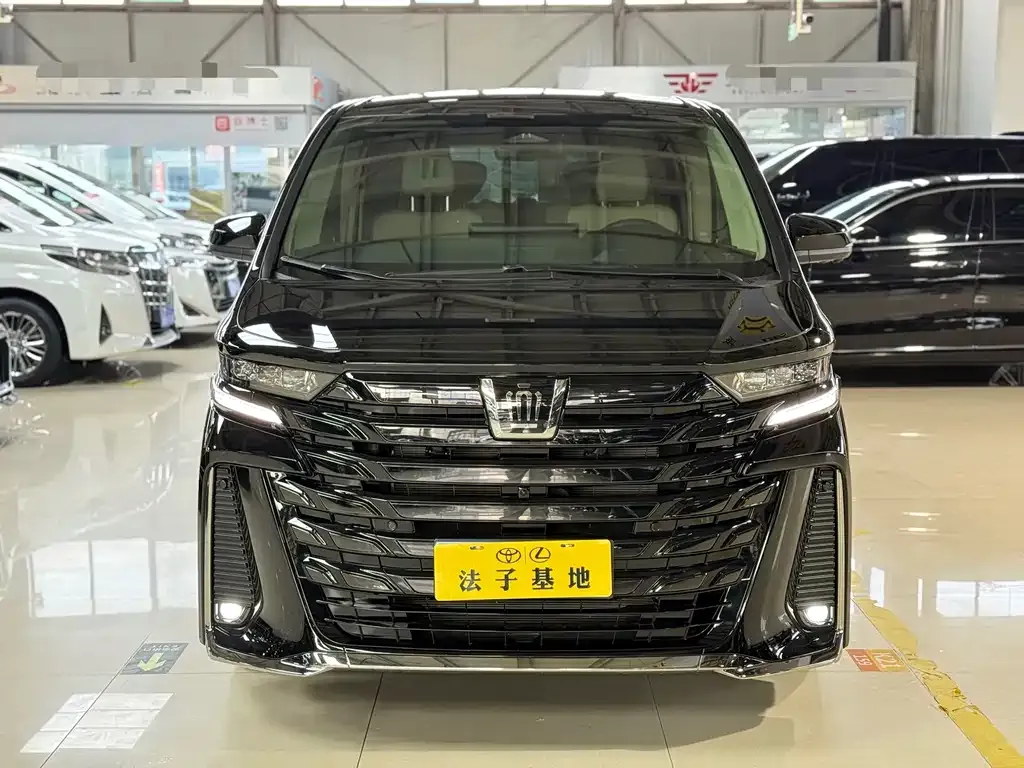 Toyota Vellfire — фото 4