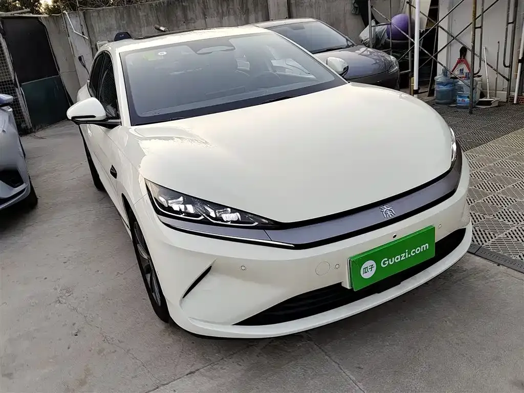 BYD Qin L — фото 9