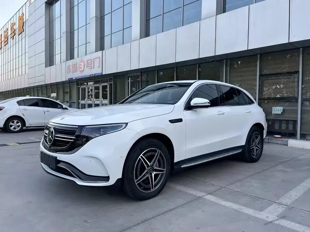 Mercedes-Benz EQC — фото 1