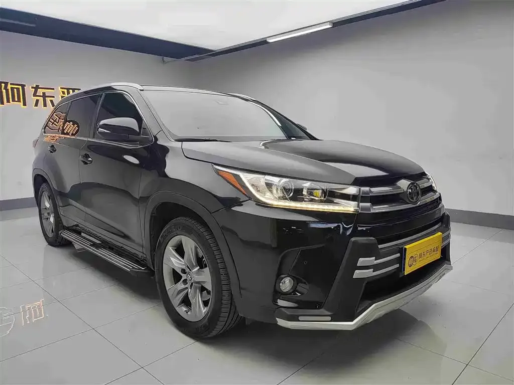 Toyota Highlander — фото 10