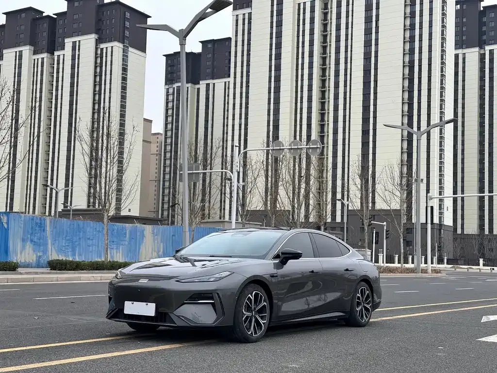 Geely Galaxy E8 — фото 1