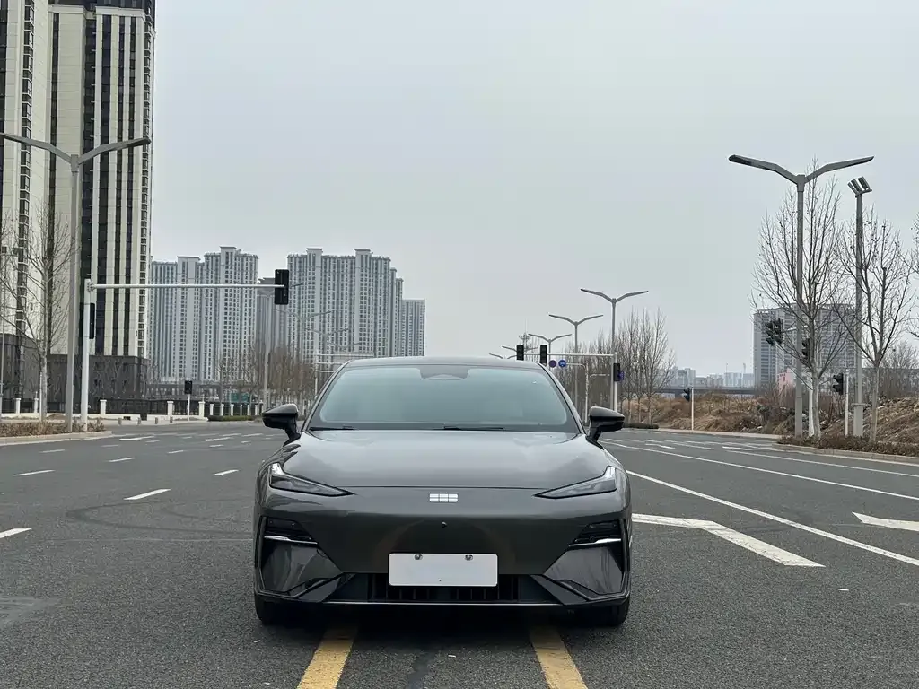 Geely Galaxy E8 — фото 6