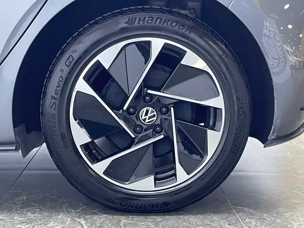 Volkswagen ID.3 — фото 10