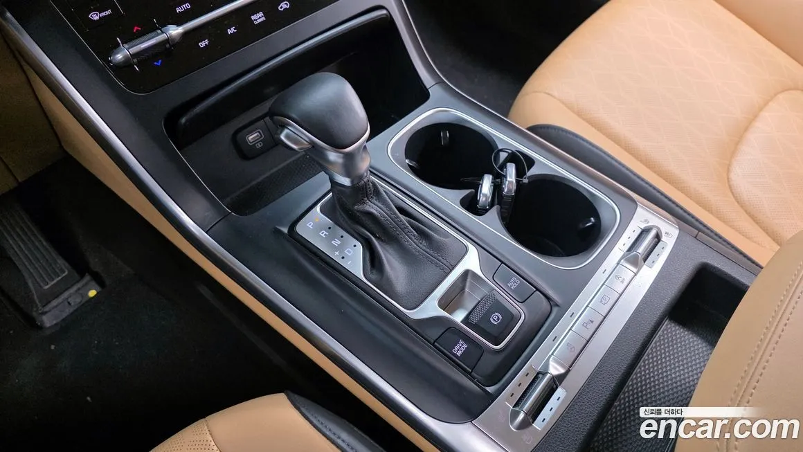 Kia Carnival — фото 10