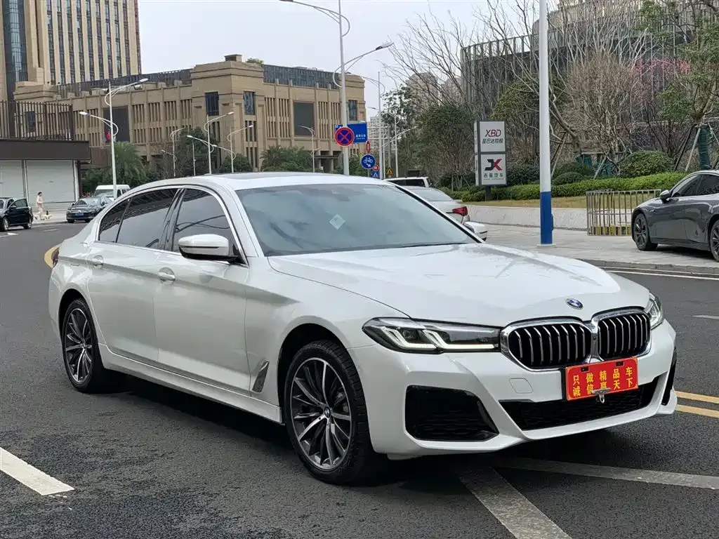 BMW 5 Series — фото 2