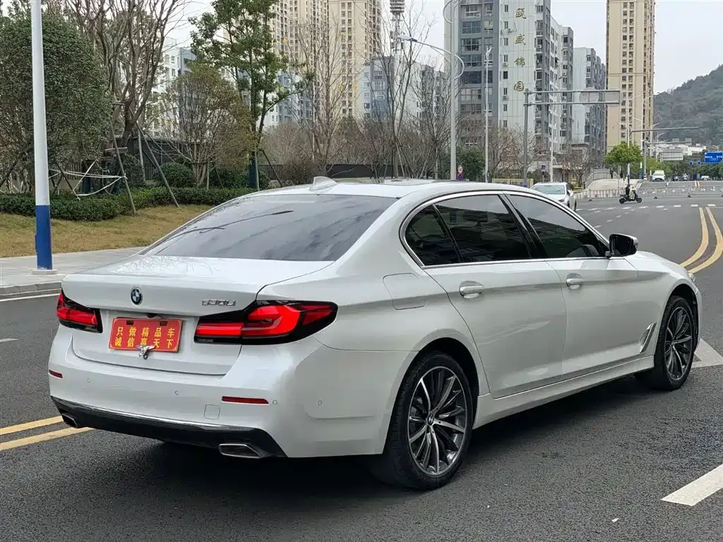 BMW 5 Series — фото 4