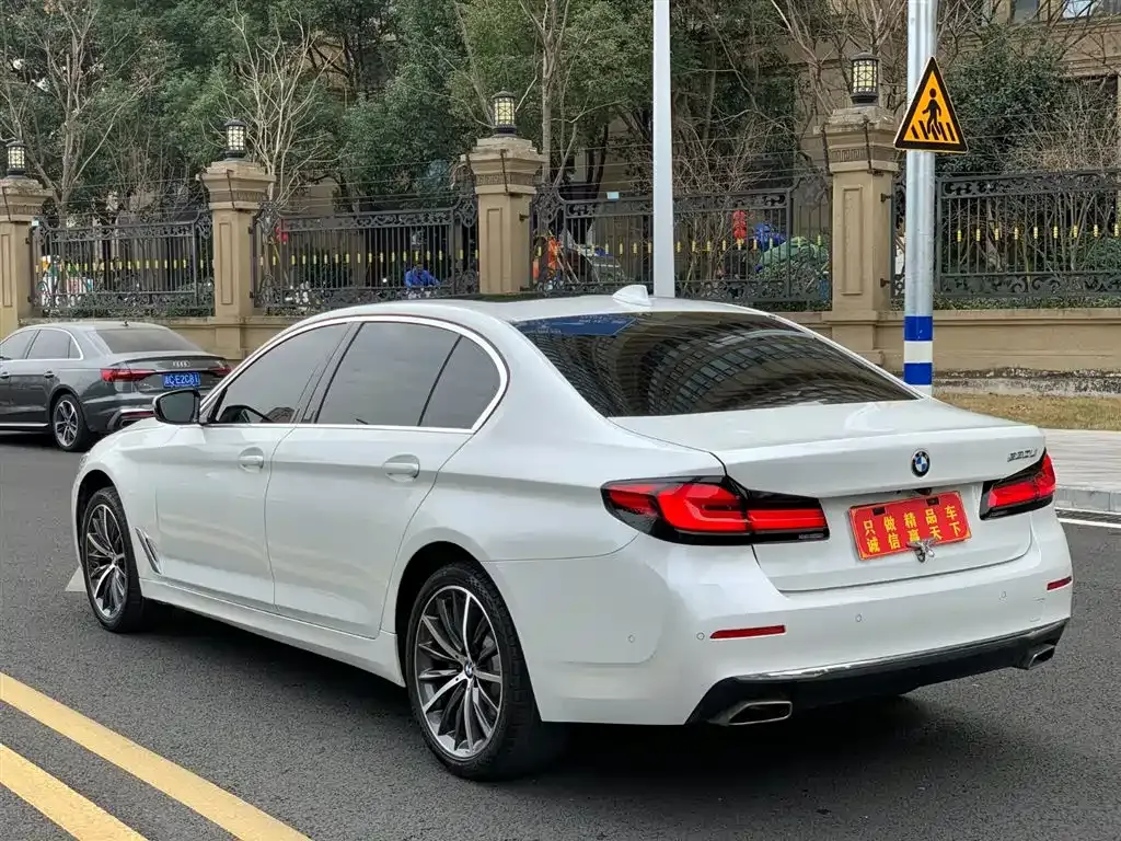 BMW 5 Series — фото 9