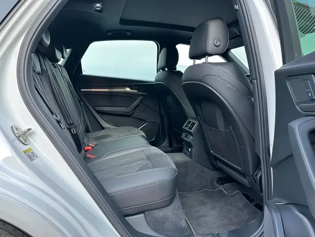 Audi Q5L Sportback — фото 6
