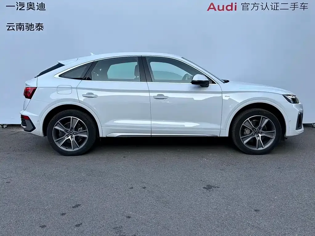 Audi Q5L Sportback — фото 8