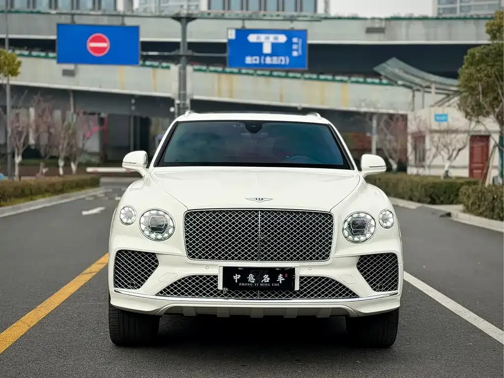 Bentley Bentayga — фото 7