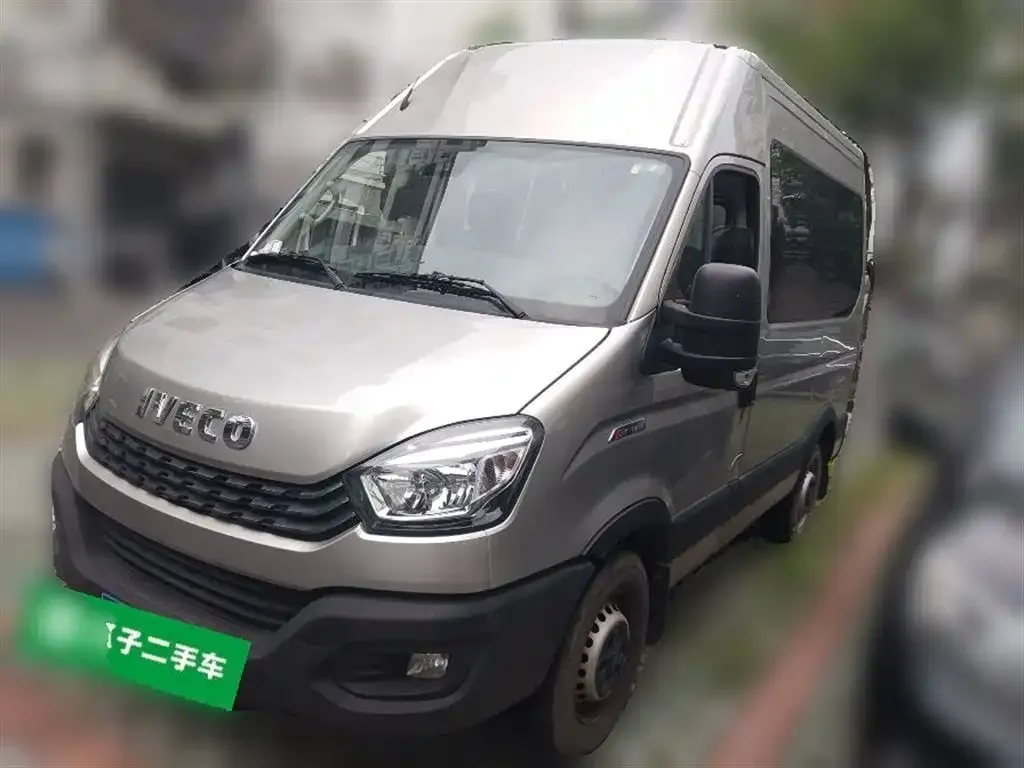 IVECO Ousheng — фото 1