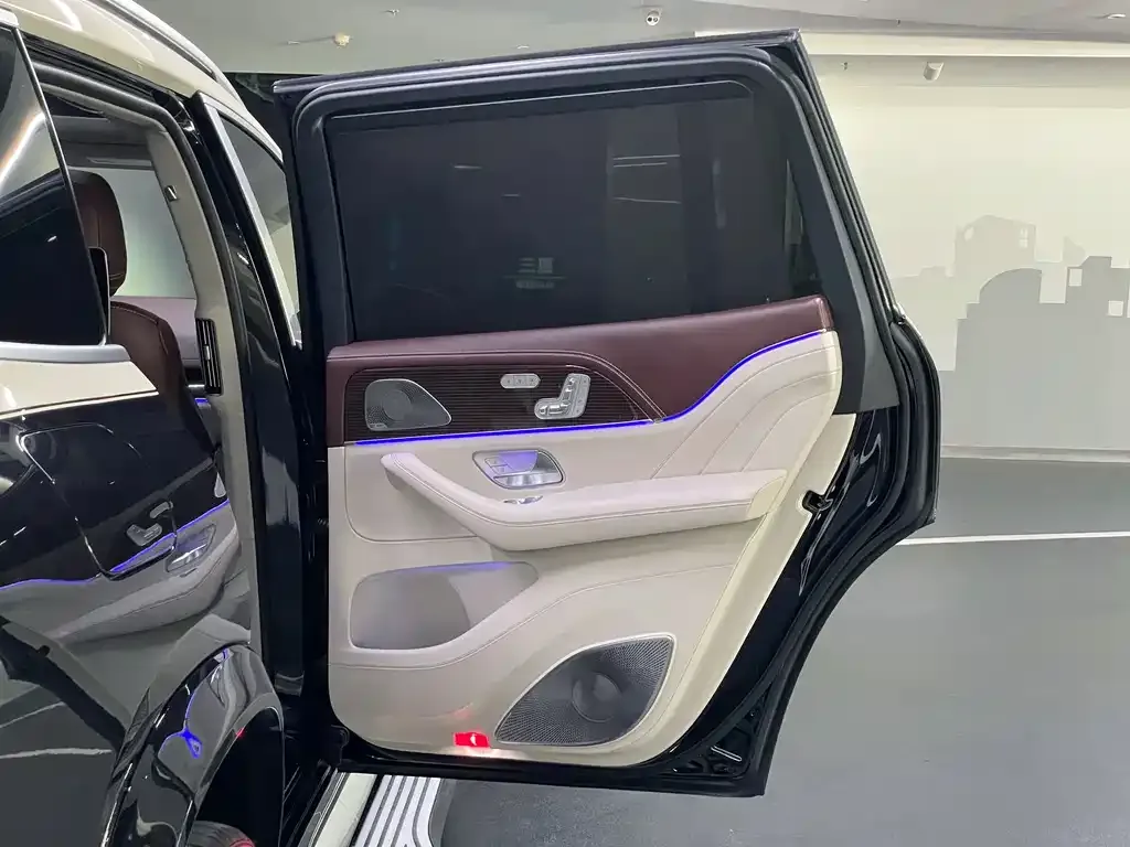 Mercedes-Benz GLS — фото 6